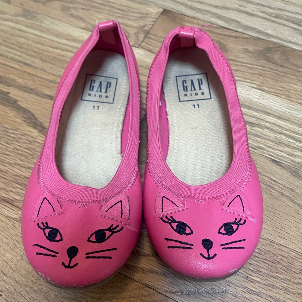 GAP toddler flat shoes, size 11